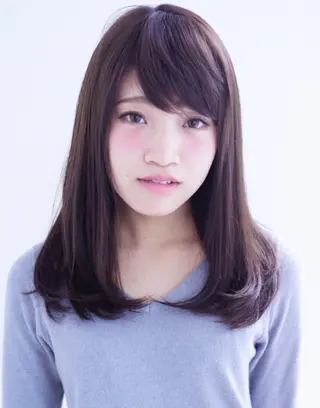 セミロング カラー パーマ 山北 咲子のヘアスタイル