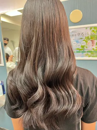 ロング ウスイマイコ カット/ケアカラーのヘアスタイル