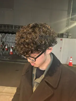 パーマ メンズ fifth 安次富　泰雅のヘアスタイル