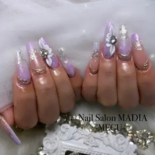 ネイル MADIA藤沢所属・MADIA MEGUのネイルデザイン
