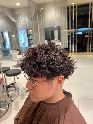 メンズ メンズパーマ特化サロンLond LOGAN所属・SEIYA メンズパーマ職人のヘアスタイル