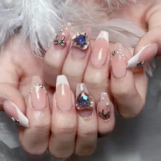 セミロング DIAMOND Nail☁️のネイルデザイン