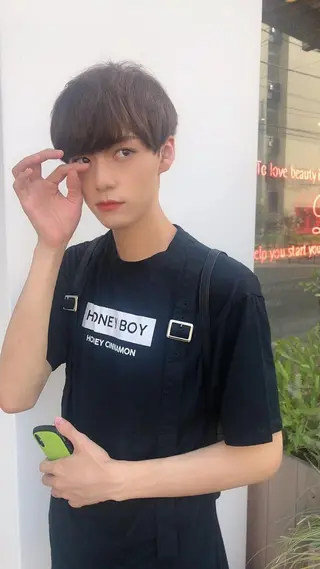 カラー メンズ 古屋 花織のヘアスタイル