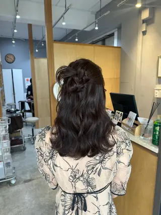 ミディアム miloc MOMOKAのヘアスタイル
