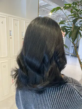 ミディアム 和田 真依のヘアスタイル