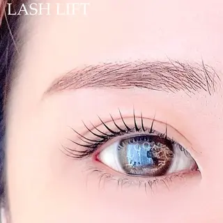 マツエク・マツパ eyelash&eyebrow Luminous所属・Luminous まつげ&眉毛 専門店のマツエク・マツパデザイン