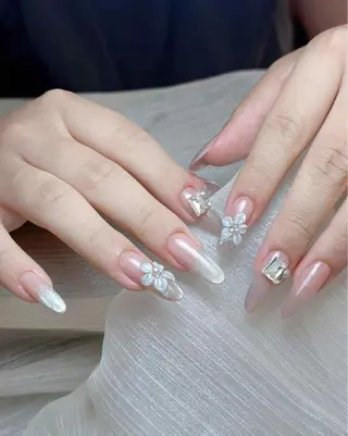 ネイル T. Leeのネイルデザイン