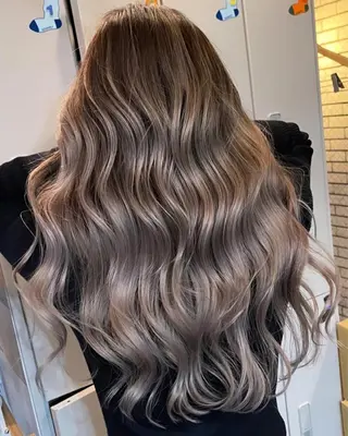 ロング カラー 難波ブリーチカラー 伊藤洋輝のヘアスタイル