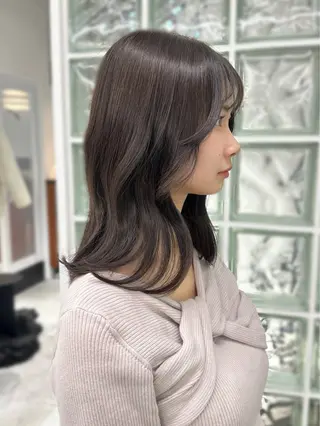 カラー 秋永 鈴のヘアスタイル