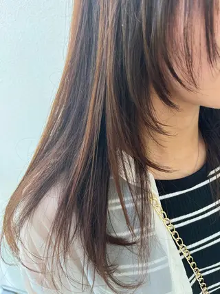 ミディアム 小山 水綺のヘアスタイル