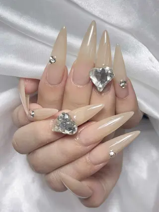 ネイル LEELA NAIL STUDIO所属・LEELA NAIL STUDIOのネイルデザイン