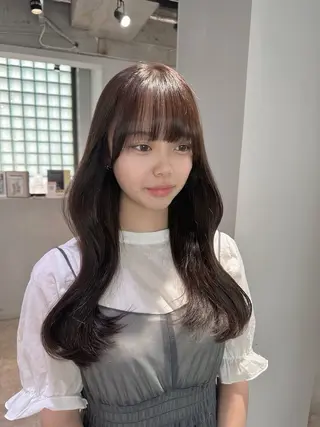ロング 𝑦𝑢𝑟𝑖𝑎 MIRAのヘアスタイル