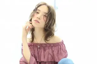 ミディアム 小林 永佳のヘアスタイル