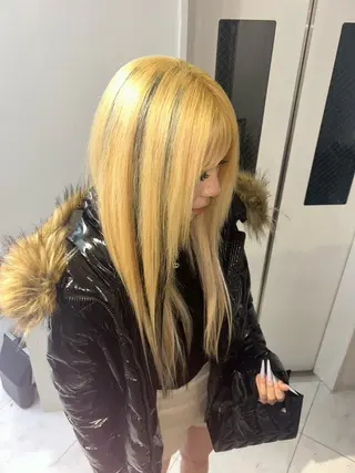 ロング カラー 武井 ことかのヘアスタイル