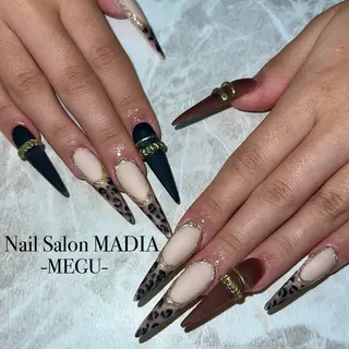 ネイル MADIA藤沢所属・MADIA MEGUのネイルデザイン