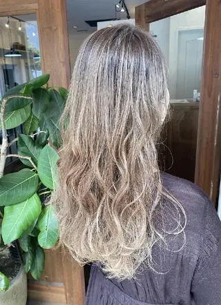 ロング カラー Nina by Babylone 佐鳴台店（ニナバイバビロン）所属・Nina by Babyloneのヘアスタイル