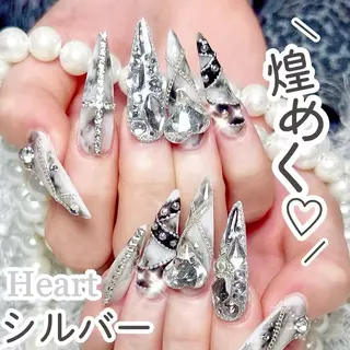 misaki 🦋のネイルデザイン