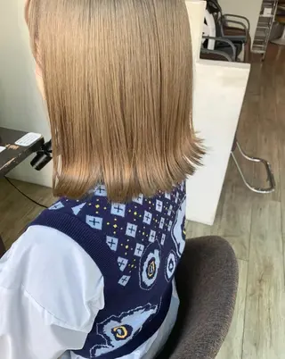 ミディアム カラー 暖色/まろベージュ/ シカタユウカのヘアスタイル