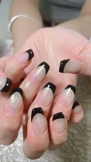 ネイル 艶々の美爪を〜 【リリアーナ】のネイルデザイン