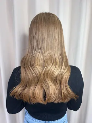 ロング カラー ハイトーン×艶カラー 🤍MIZUKIのヘアスタイル