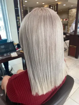 ミディアム 美容室FaB千葉店所属・千葉ハイトーンカラー KASUMIのヘアスタイル