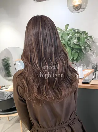 ロング 岸川 恭子のヘアスタイル