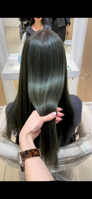 ロング カラー ✩𝐴𝑠ℎ 中目黒 浦野 遥✩*。のヘアスタイル