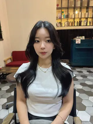 ロング カラー ヘアアレンジ 酸性縮毛矯正🧴韓国 レイヤー/髪質改善のヘアスタイル