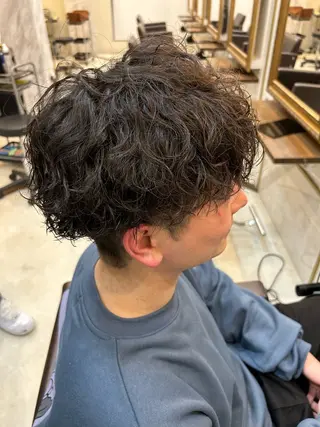 パーマ メンズ 善財 康葵のヘアスタイル