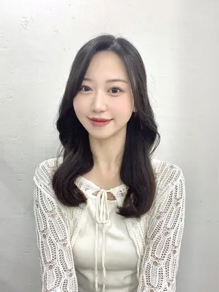 ロング TENSHO ハイトーンレイヤーのヘアスタイル