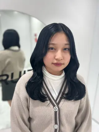 カラー 🤍韓国寒色カラー 🤍MADOKAのヘアスタイル