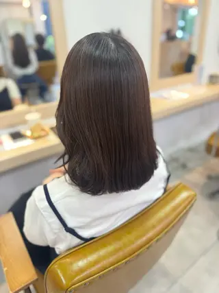 ミディアム Hikari /赤み消しカラーのヘアスタイル
