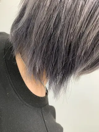 ショート カラー TAKUMI .のヘアスタイル