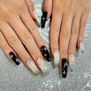 ネイル VIERU 🌈🎀💖のネイルデザイン