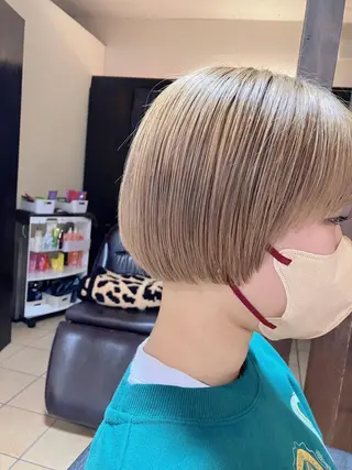 ショート カラー 奥谷 美代子のヘアスタイル