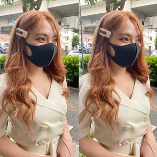 ロング カラー モモカ/ハイトーン /バレイヤージュのヘアスタイル