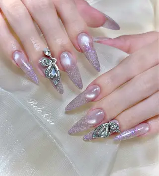 ネイル Rola kira nail salon所属・Rola kira 麗のネイルデザイン