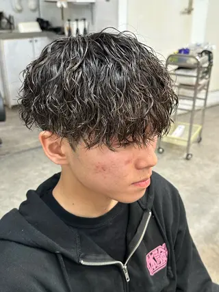 パーマ メンズ fifth men's原宿所属・fifth/原宿/ シャドウパーマ/カズのヘアスタイル