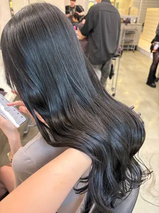 ロング 寒色＆ブリーチ特化 寒色MiOのヘアスタイル