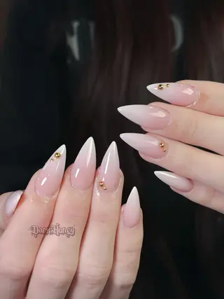 ネイル Dark Honey Kikiのネイルデザイン