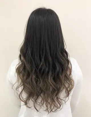 ロング カラー ヘアアレンジ 韓国レイヤー🖤🤍 /うえのゆずのヘアスタイル