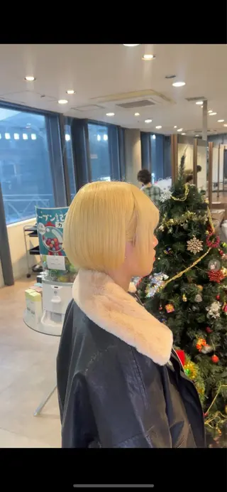 ショート カラー ヘアサロンアウラ所属・旭岡龍明/ストレート /ケアブリーチのヘアスタイル