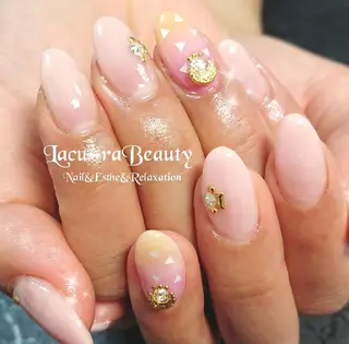 ネイル 小顔と腸の専門店 ラクーラビューティのエステ・リラクイメージ