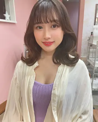 ミディアム Ayumi/艶カラー /レイヤー/ネイルのネイルデザイン