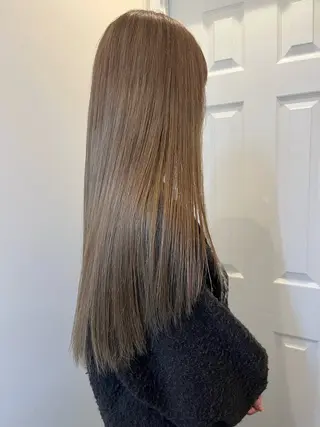 カラー yuka/ロング/ レイヤーカットモデルのヘアスタイル