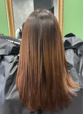 ロング AINAILONA所属・AINAILONA chinamiのヘアスタイル