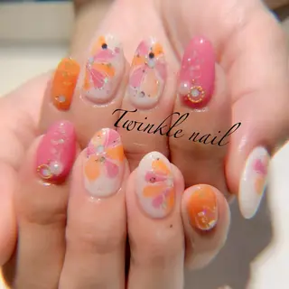 ネイル 中井 綾香の眉毛・アイブロウイメージ