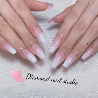 ネイル Ena 🧸のネイルデザイン