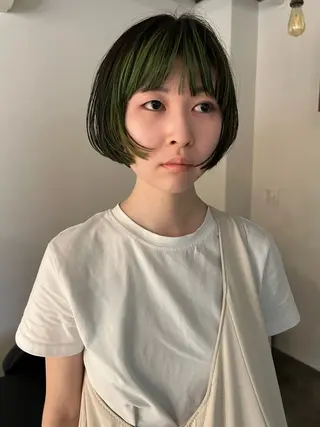 ショート カラー Loom.所属・村上雅人 ナチュラルモードのヘアスタイル