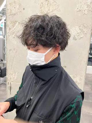 セミロング パーマ メンズ je suis heureuse所属・ハイライトカラー 🌀ゆい❣️のヘアスタイル